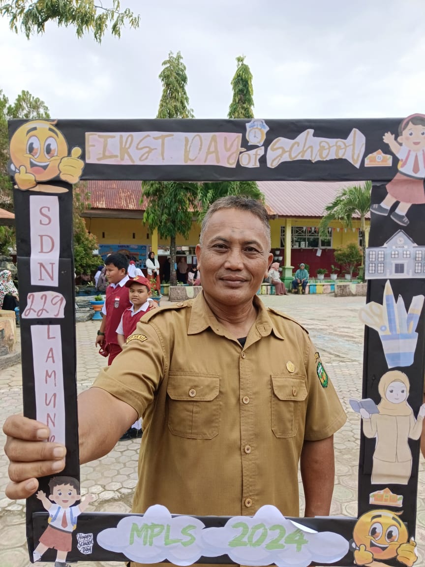 HENDRA, S.Pd